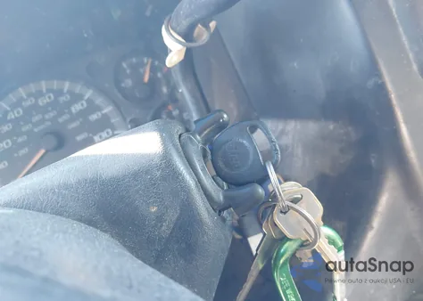 2006 Chevrolet Express Work Van from USA, damaged, VIN 1GCGG25VX61211686